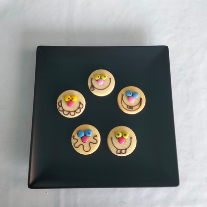 Biscotti faccette allegre